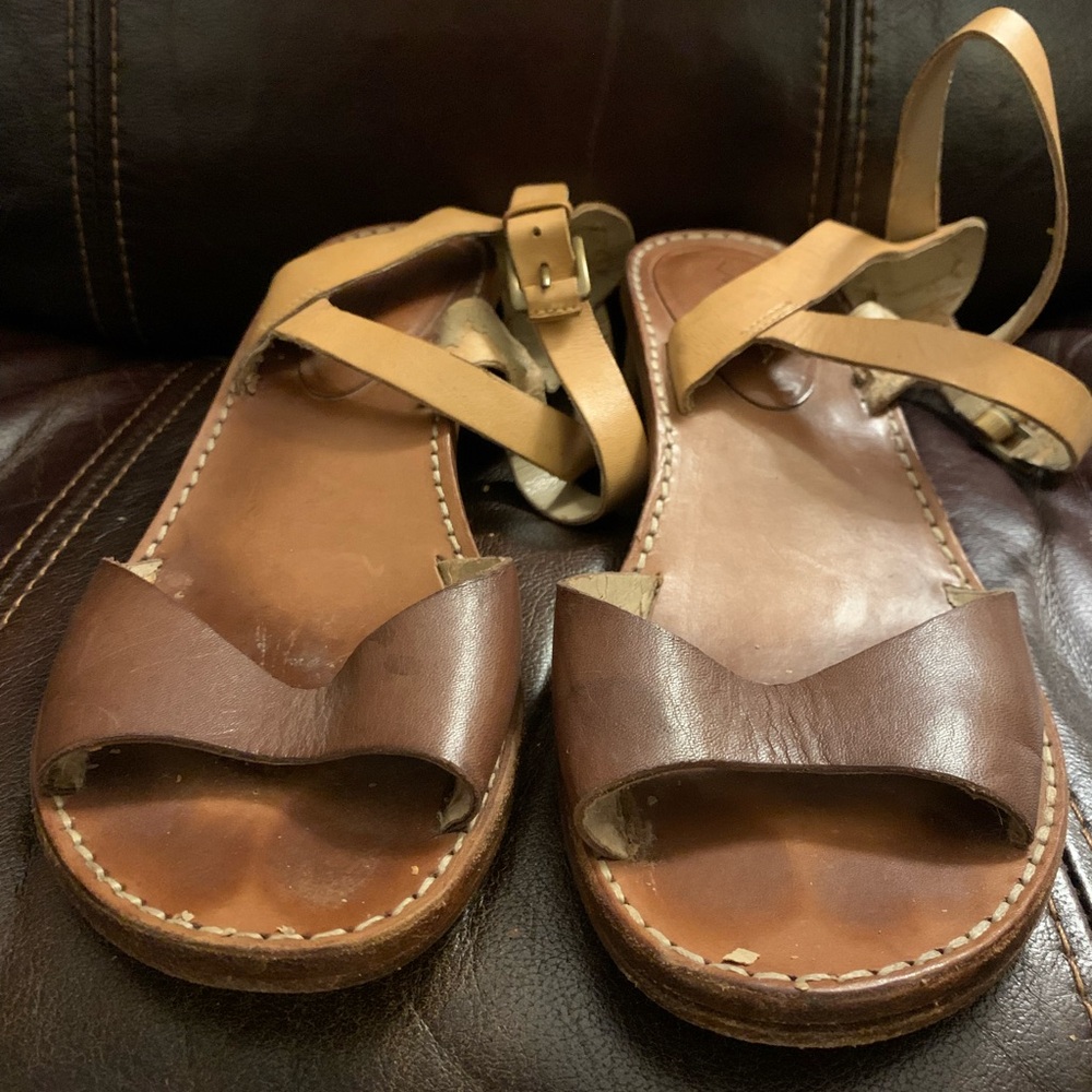 Via Spiga Well-loved Cross Ankle Low Chunk Heel Sandals